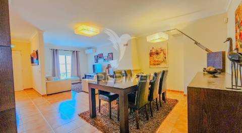 Moradia t3 charmosa com espaço exterior em ferragudo