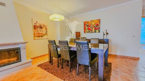 Moradia t3 charmosa com espaço exterior em ferragudo