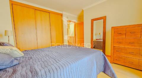 Moradia t3 charmosa com espaço exterior em ferragudo