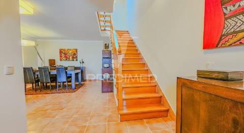 Moradia t3 charmosa com espaço exterior em ferragudo