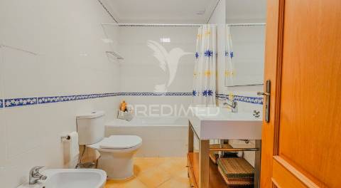 Moradia t3 charmosa com espaço exterior em ferragudo