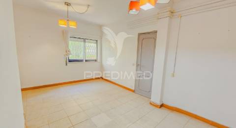 Apartamento t1 , avenida 25 de abril, portimão