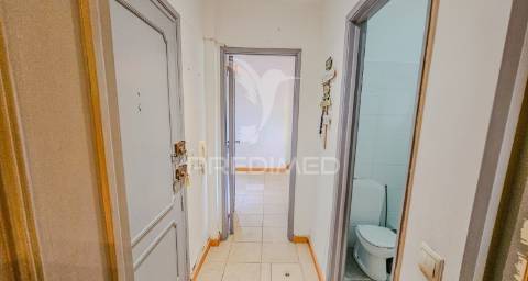 Apartamento t1 , avenida 25 de abril, portimão