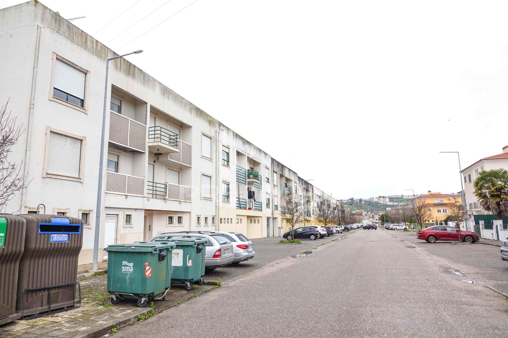 Apartamento t3 em rossio ao sul do tejo – abrantes.