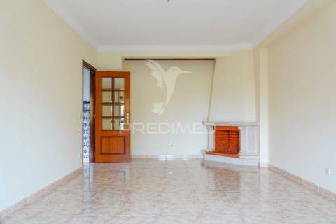 Apartamento t3 em rossio ao sul do tejo – abrantes.