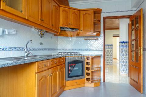 Apartamento t3 em rossio ao sul do tejo – abrantes.