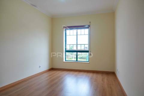 Apartamento t3 em rossio ao sul do tejo – abrantes.
