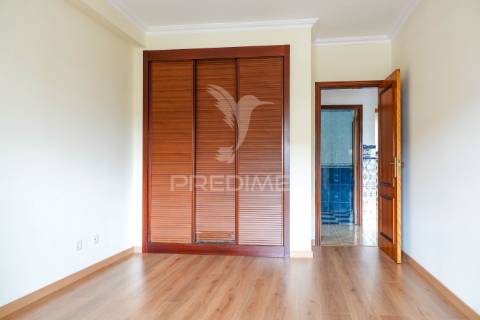 Apartamento t3 em rossio ao sul do tejo – abrantes.