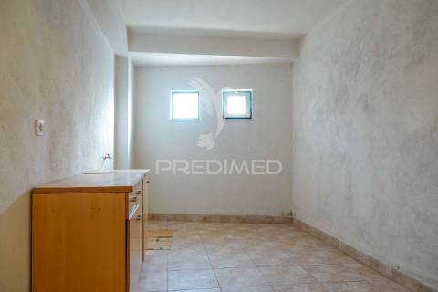 Apartamento t3 em rossio ao sul do tejo – abrantes.