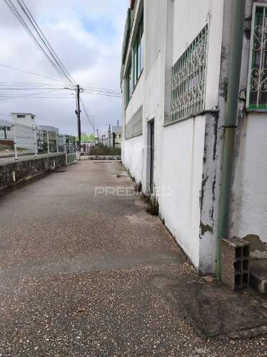 Armazém zona industrial de oiã