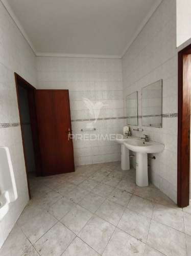 Armazém zona industrial de oiã