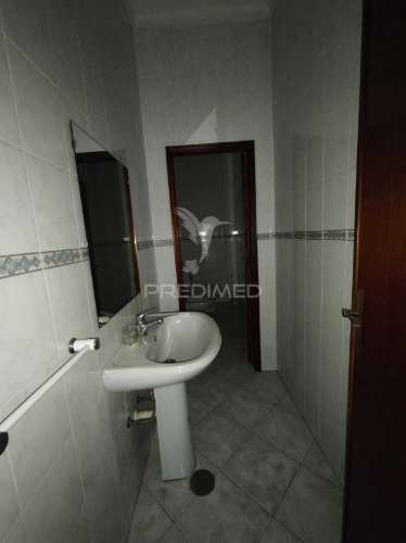 Armazém zona industrial de oiã