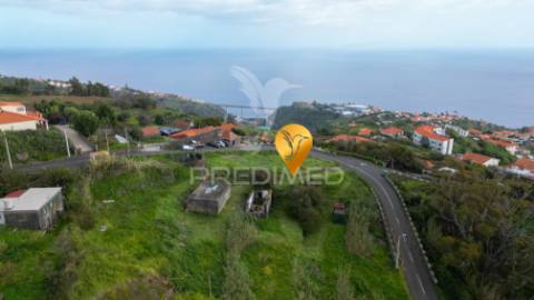 Terreno urbano com 920 m2 para construção no caniço