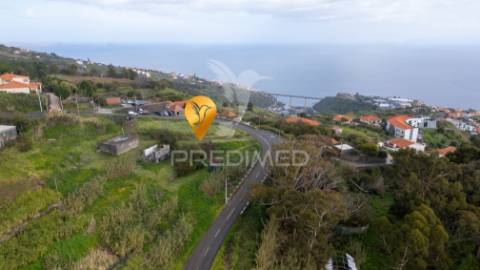 Terreno urbano com 920 m2 para construção no caniço