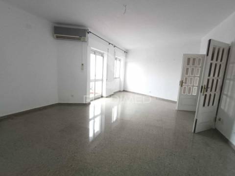 Apartamento t2 no centro de beja com vista sobre a planície alentejana