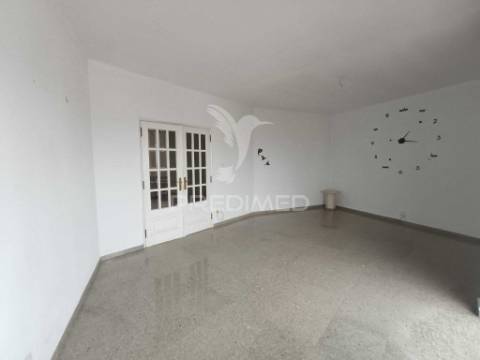 Apartamento t2 no centro de beja com vista sobre a planície alentejana