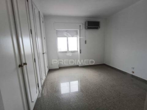 Apartamento t2 no centro de beja com vista sobre a planície alentejana