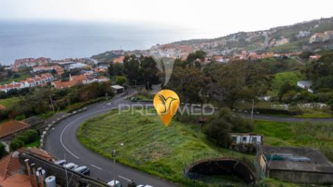 Terreno para construção com 1095 m2 no caniço