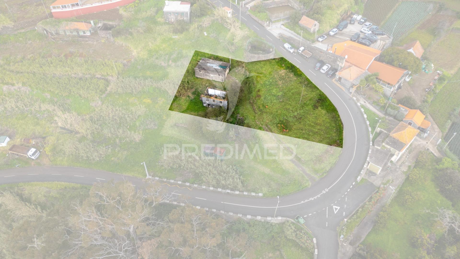 Terreno para construção com 1095 m2 no caniço