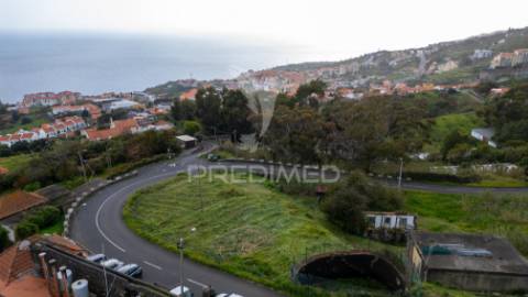 Terreno para construção com 1095 m2 no caniço