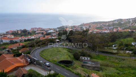 Terreno para construção com 1095 m2 no caniço