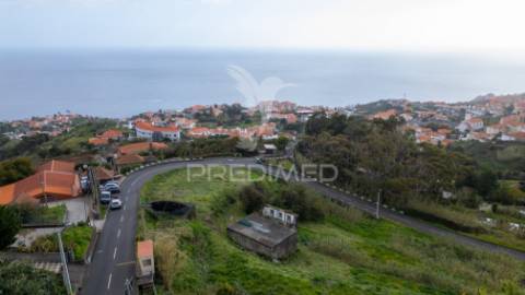 Terreno para construção com 1095 m2 no caniço