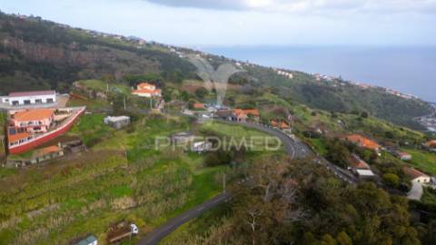 Terreno para construção com 1095 m2 no caniço