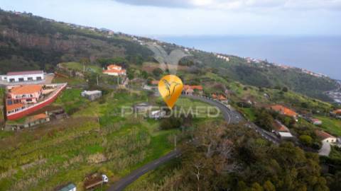 Terreno para construção com 1095 m2 no caniço