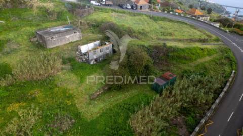 Terreno para construção com 1095 m2 no caniço