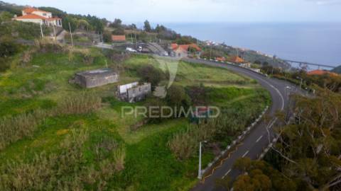 Terreno para construção com 1095 m2 no caniço