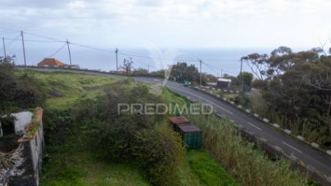 Terreno para construção com 1095 m2 no caniço