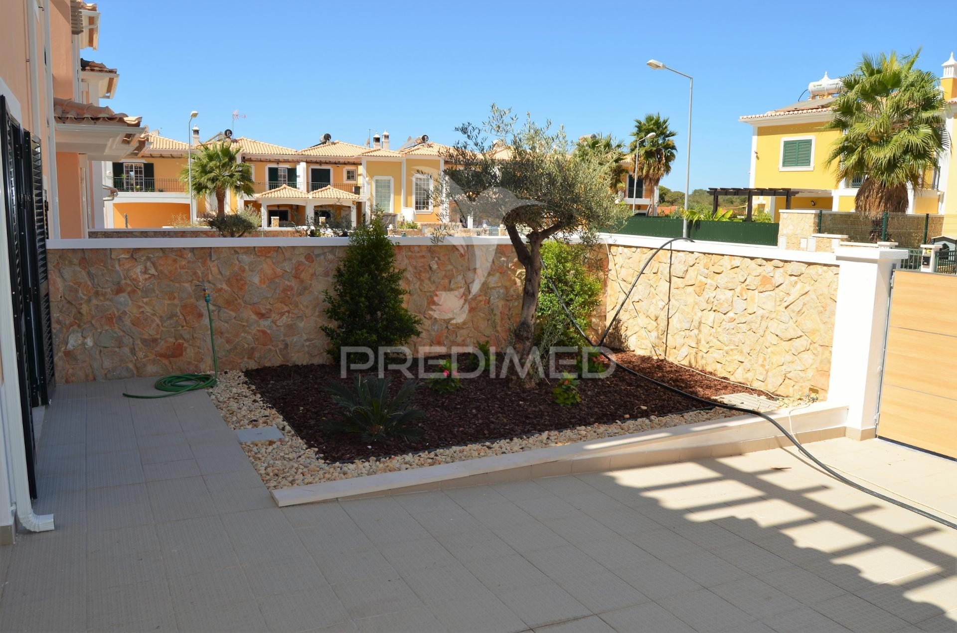 Moradia v3+1 na quinta dos vales algoz