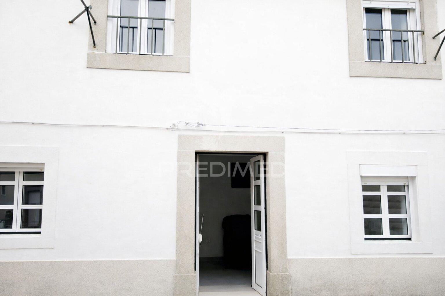 Moradia com 4 quartos - centro de alcains - castelo branco