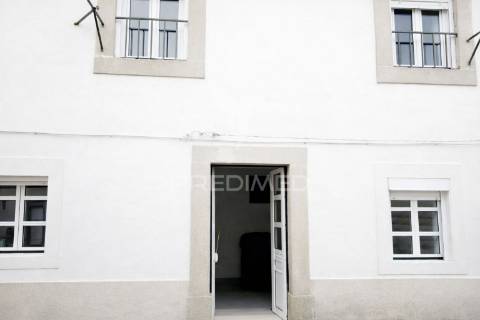 Moradia com 4 quartos - centro de alcains - castelo branco