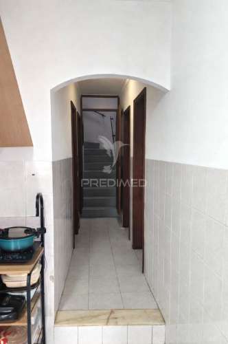 Moradia com 4 quartos - centro de alcains - castelo branco