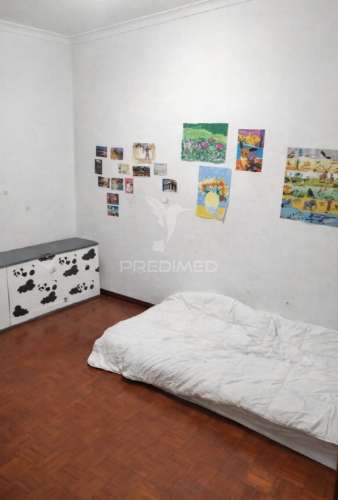 Moradia com 4 quartos - centro de alcains - castelo branco