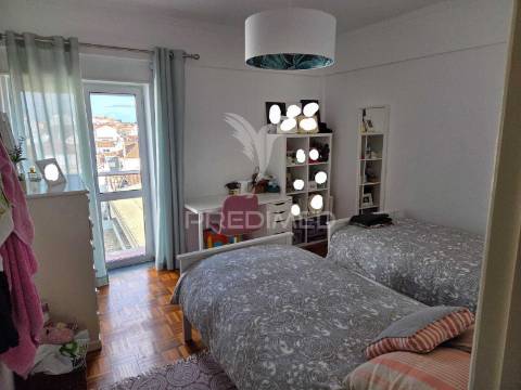 Aluga se apartamento no centro da cidade t3 com garagem fechada