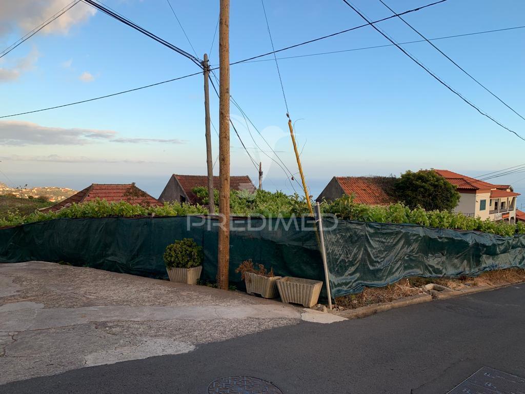 Terreno rústico com capacidade de construção na ponta do sol - ilha da madeira.
