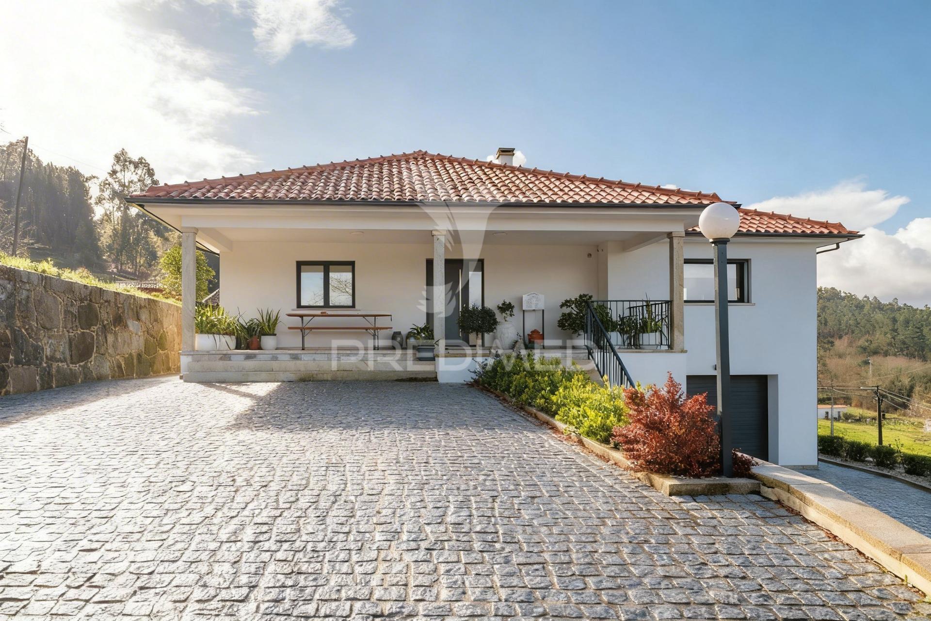 Moradia de excelência em rubiães – paredes de coura