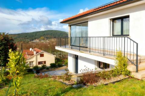 Moradia de excelência em rubiães – paredes de coura