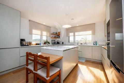 Moradia de excelência em rubiães – paredes de coura