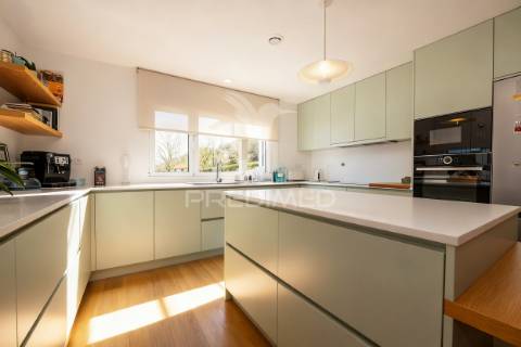 Moradia de excelência em rubiães – paredes de coura