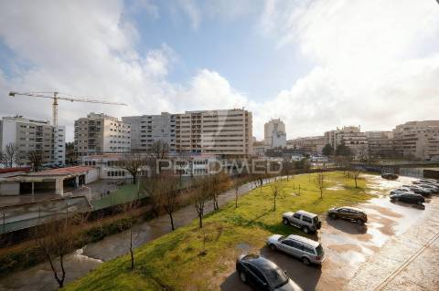 Encontre o seu espaço...fantástico apartamento t2+1