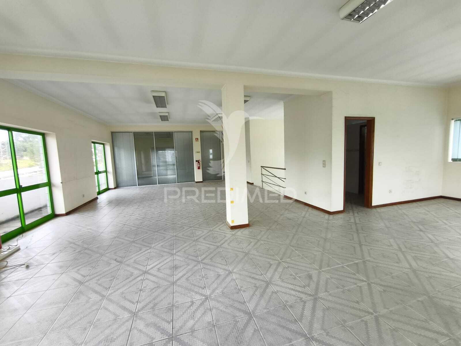 Armazém zona industrial de oiã