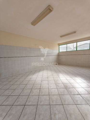 Armazém zona industrial de oiã