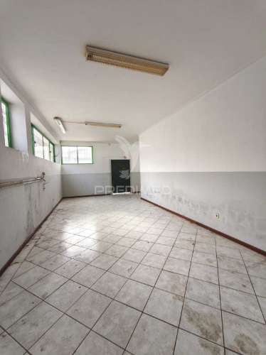 Armazém zona industrial de oiã