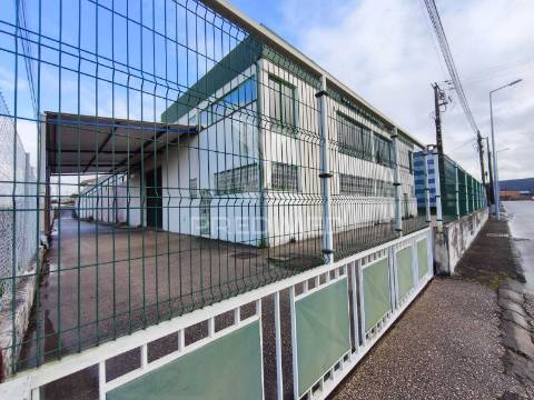 Armazém zona industrial de oiã