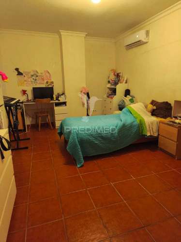 Moradia t3 com jardim e horta em santa eulália – elvas