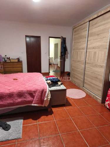 Moradia t3 com jardim e horta em santa eulália – elvas