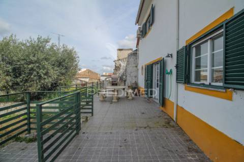 Moradia t3 com jardim e horta em santa eulália – elvas